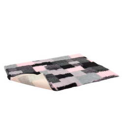 Vetbed® Non-Slip S (50x75cm) - szare i różowe kwadraty