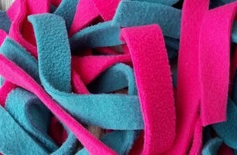 Polarowe paski na wyścielenie na domku do zakopywania się dla jeża Toy4Joy