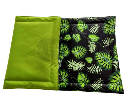 Cage Liner podkład wielorazowy nieprzemakalny (do klatki 120) SIMPLE FLOP w liście na czarnym tle